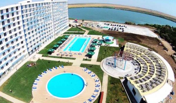 Românii care merg în vacanța de vară în stațiunile de pe litoralul românesc preferă să-și petreacă sejurul în hoteluri de top, de 4 și 5 stele