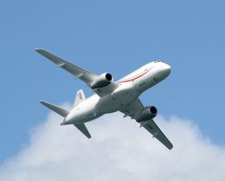 Pasagerii români ai companiilor aeriene depun cereri de despăgubire, în medie, după o lună și jumătate de la zbor (durata medie – 42.3 zile) bilete de avion ieftine